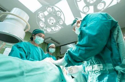 外国挤脓包的视频半斤,外国网友挤脓包全过程，惊心动魄的视觉冲击